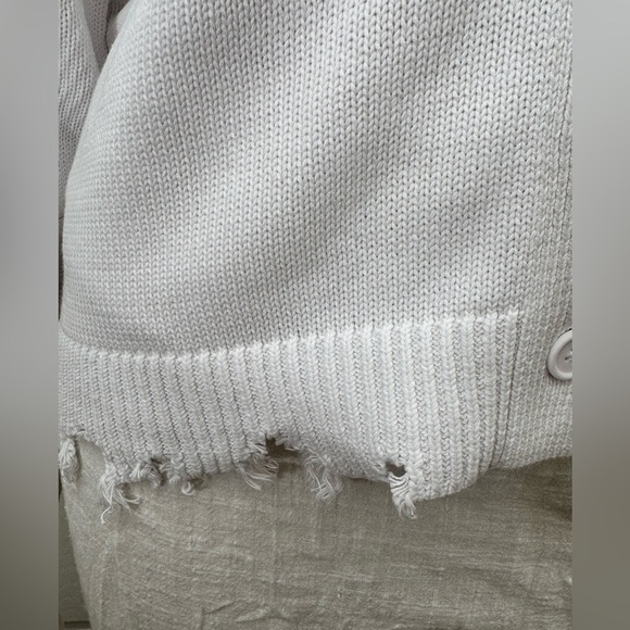 525 America Off-the-Shoulder White Frayed Hem Sweater XS & L NWT - Picture 10 of 10